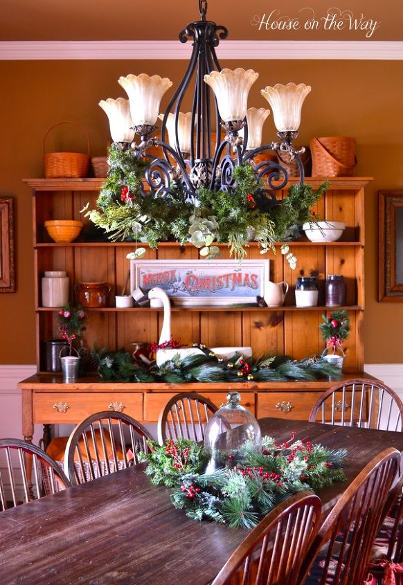 christmas home tour 2013, seasonal holiday d cor, My dining room is one of my favorite areas to decorate for Christmas