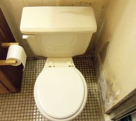 q this bathroom needs help on a budget help me friends, bathroom ideas, home decor, home improvement, home maintenance repairs, painting, Toilet could be removed during renovation and recaulked