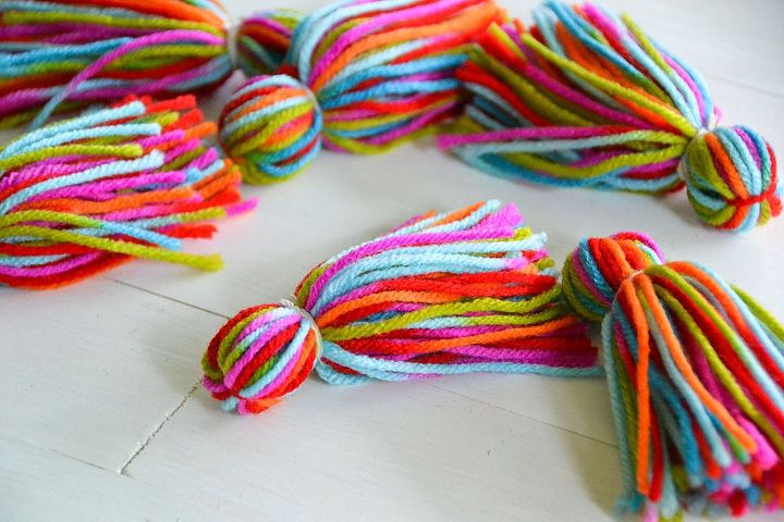yarn tassel garland, crafts