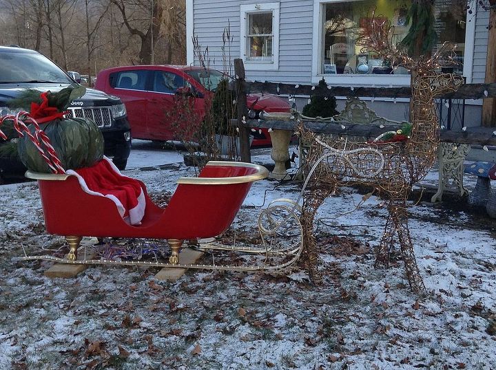 santa s sleigh holiday christmas decoration claw foot tub, christmas decorations, repurposing upcycling, seasonal holiday decor, Santa s New Claw Foot Tub Sleigh