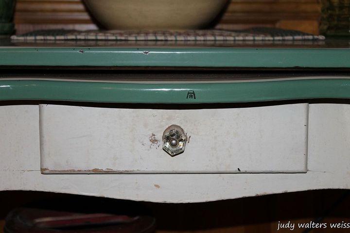 pairing of two vintage pieces, home decor, painted furniture, repurposing upcycling