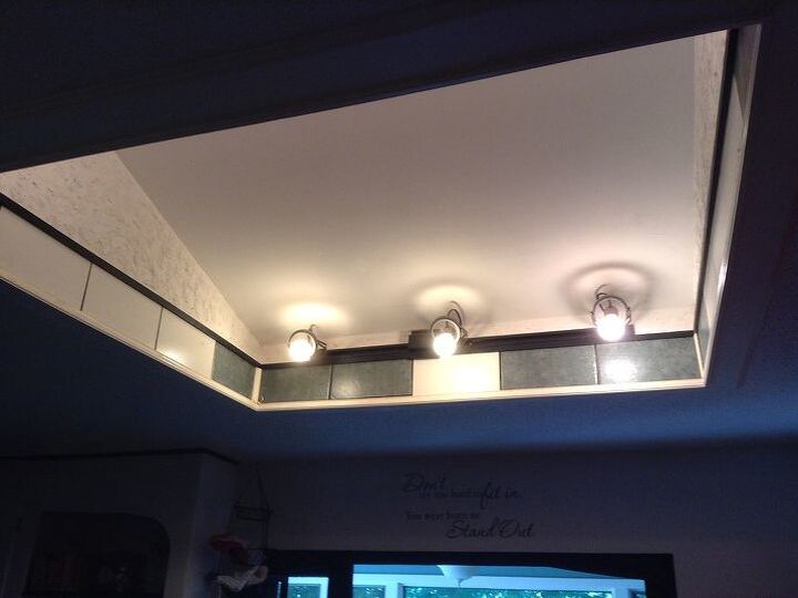 q i need some suggestions for this odds ceiling area please help, home decor, home improvement, painting