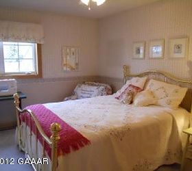 complete nursery remodel, bedroom ideas, home decor, The before picture from the real estate website