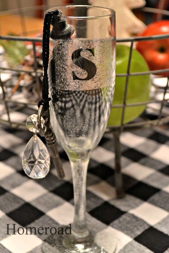 monogrammed sparkled wine glasses, crafts, seasonal holiday decor, Use glitter paint for another festive and gorgeous look