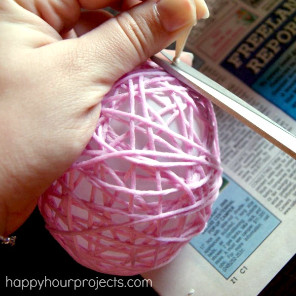 easter yarn eggs, crafts, easter decorations, seasonal holiday decor