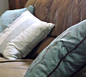 living room redesign, home decor, living room ideas, Pillows are a great way to add texture and pattern to a room Changing them out for the seasons keeps your room looking fresh