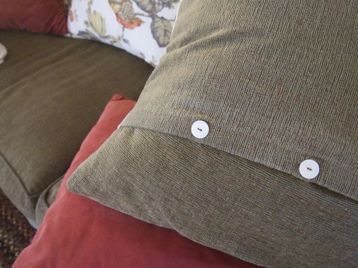 ahorro de bricolaje fcil para un sof viejo y cansado, Una vista de los respaldos de los cojines