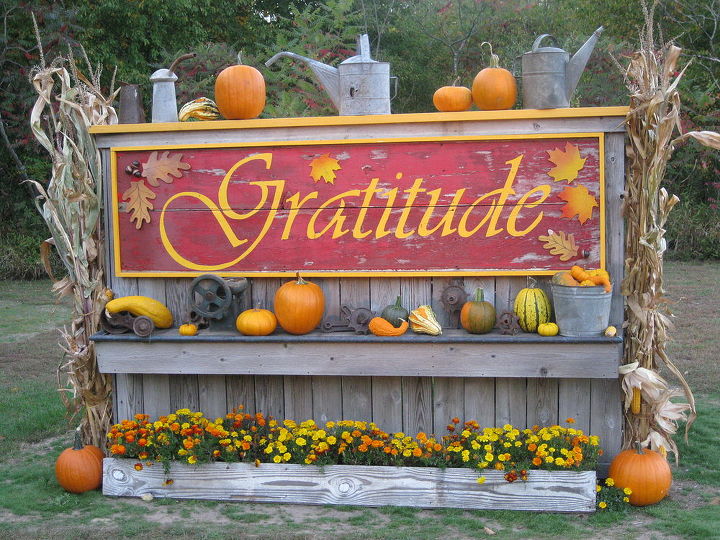 gratitude, gardening, seasonal holiday d cor, Painted this myself using boards from an old horse barn and paint I had around the house It adorns a fence that hides my compost tumbler