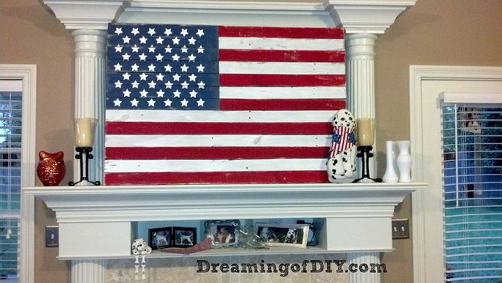 pallet flag and labor day and a red white and blue cork project, crafts, pallet, patriotic decor ideas, seasonal holiday decor