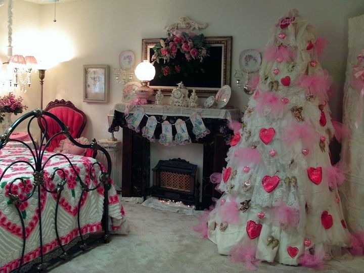 valentine tree, crafts, seasonal holiday decor, valentines day ideas