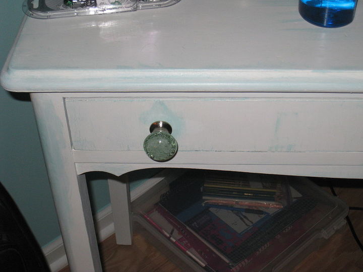 homemade chalkboard, chalk paint, chalkboard paint, painted furniture, Close up of the knobs