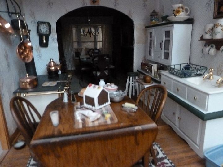 victorian house, crafts, kitchen and dining area