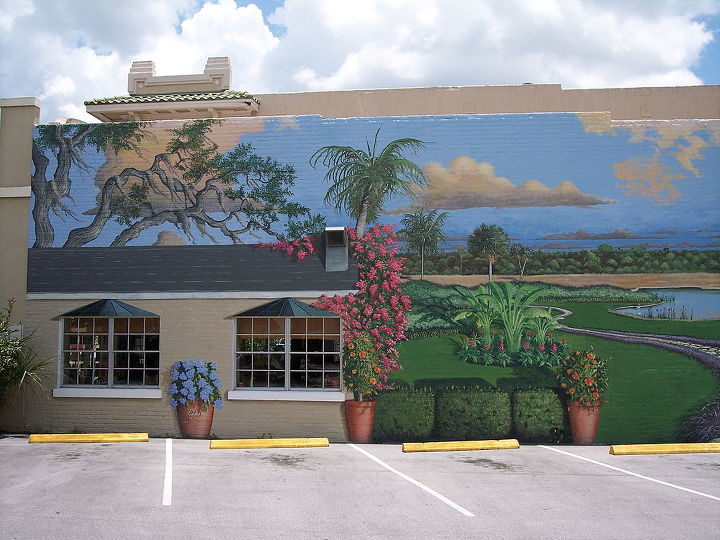 public arts mural incorporating faux cottage hahn, painting, wall decor, Hahn mural in Lake Wales FL