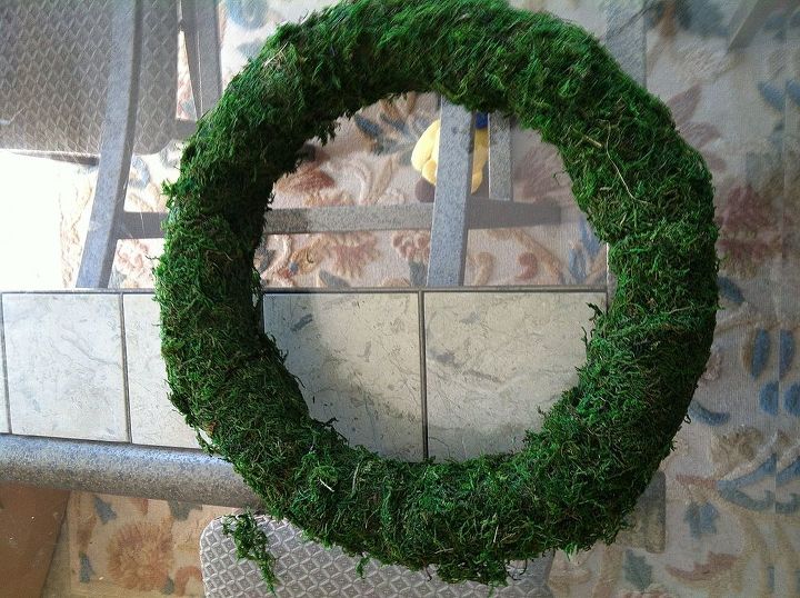 eastern egg wreath tutorial, crafts, easter decorations, seasonal holiday decor, wreaths
