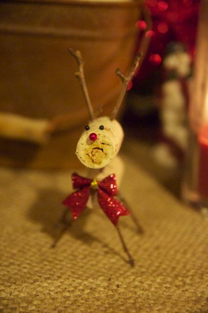 wine cork reindeer, seasonal holiday d cor