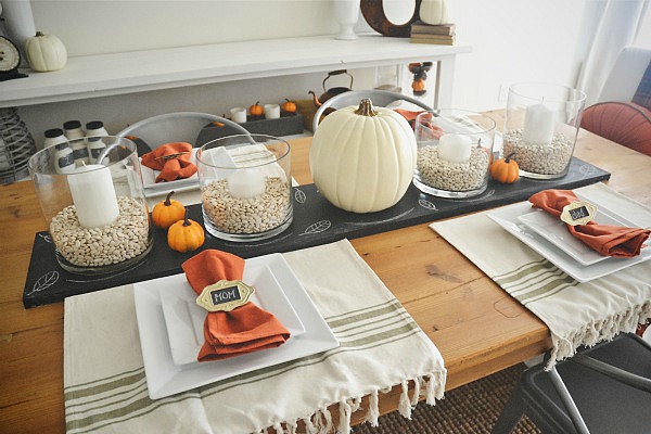 Diy Chalkboard Table Runner Hometalk Diy Chalkboard Table Runner Paint Crafts Seasonal Holiday Decor