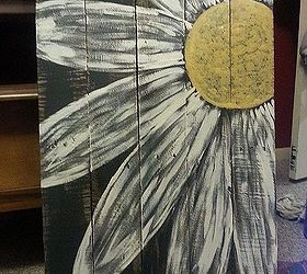 daisy pallet sign, painting, pallet projects, repurposing upcycling, Painting complete