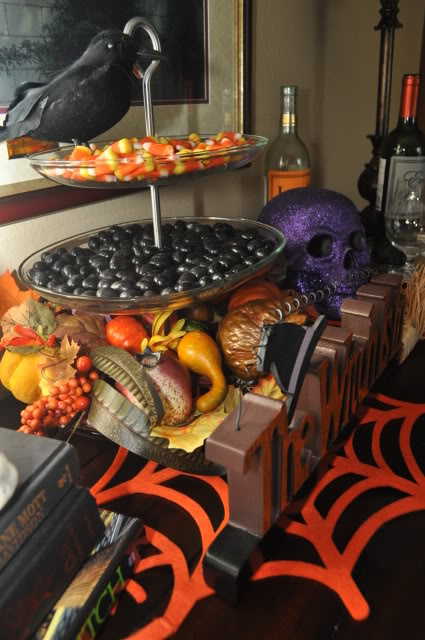 halloween tablescape, halloween decorations, seasonal holiday d cor, Halloween decor all set out