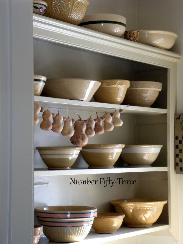 displaying collections in your home guest home tour, home decor