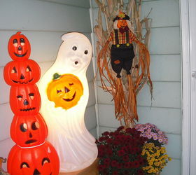 my halloween decorating so far, curb appeal, flowers, halloween decorations, seasonal holiday decor, Finished entry