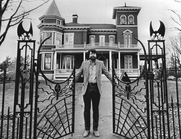 stephen king s house in bangor maine, architecture