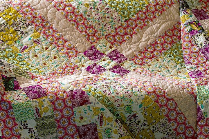 quilting, crafts, Quilt made with Bijoux collection from Bari J