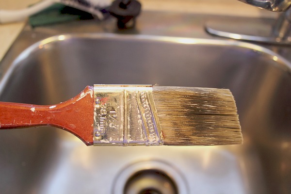 the easiest and laziest way to clean your paintbrushes, cleaning tips, painting