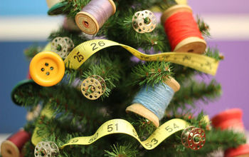Mini árbol de Navidad con temática de costura