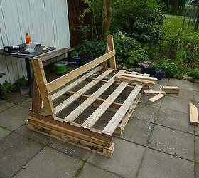 pallet sofa, outdoor furniture, outdoor living, painted furniture, pallet