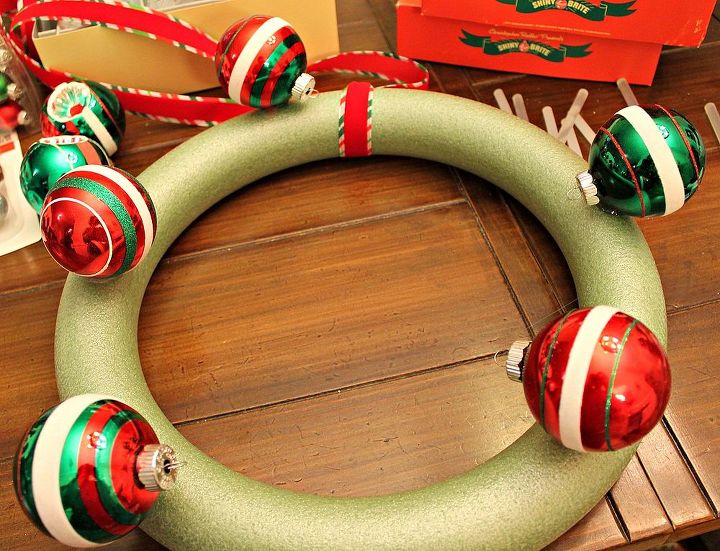 christmas ornament wreath, christmas decorations, crafts, seasonal holiday decor, wreaths