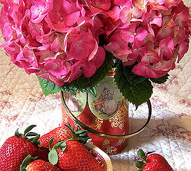 arranging flowers in vintage tins, flowers, gardening, home decor, repurposing upcycling