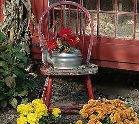 the little red hen house is all gussied up for fall, outdoor living, seasonal holiday decor