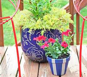 painting a patriotic planter and using natural elements, crafts, gardening, painting, patriotic decor ideas, seasonal holiday decor