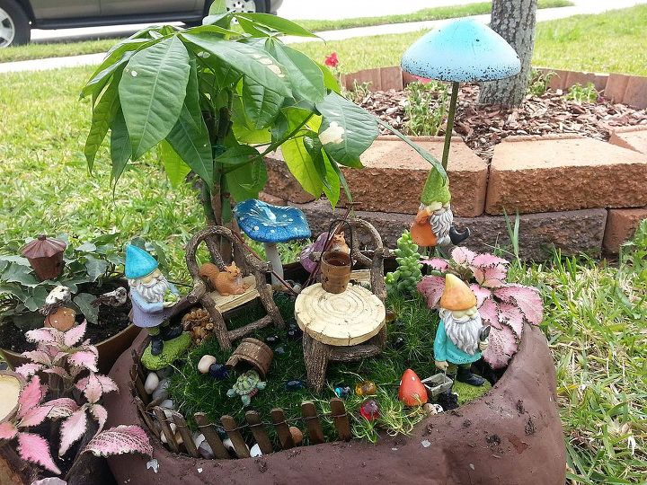 our gnome garden 2013, container gardening, gardening, Just a close up