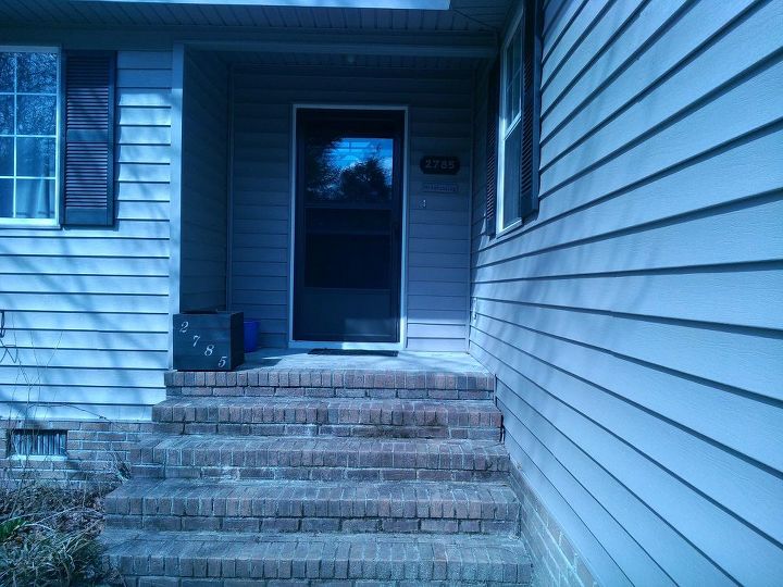 q need some color here looking for some ideas, curb appeal, decks, doors