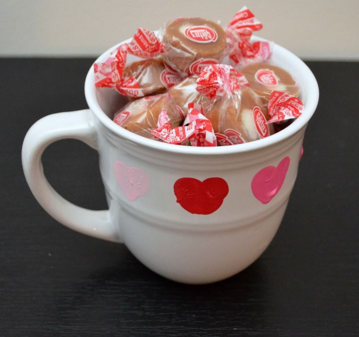 valentine thumbprint mug, crafts, seasonal holiday decor, valentines day ideas