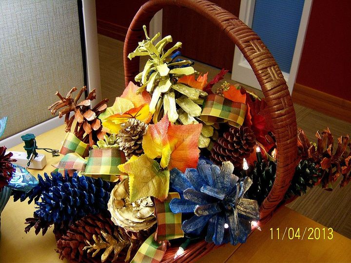 lighted christmas baskets, christmas decorations, crafts, seasonal holiday decor