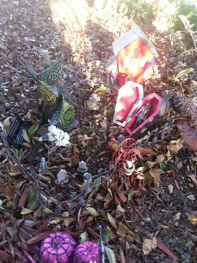 jardim de fadas atualizado e decorado para o outono, O caix o tamb m foi encontrado na se o de marcenaria e acabamos de pint lo