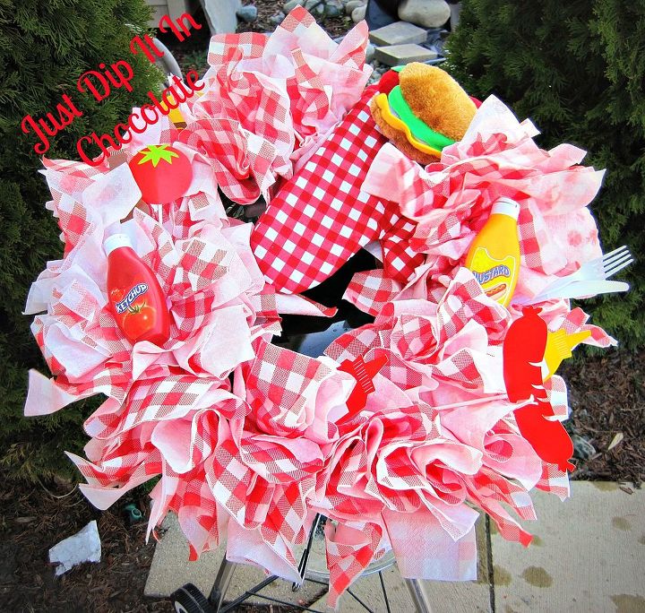 celebrate summer with a picnic paper napking wreath, crafts, seasonal holiday decor, wreaths, Happy Summer