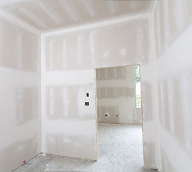 priming sheetrock, paint colors, painting, wall decor, That drywall is thirsty Photo iStockphoto com
