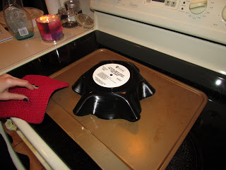 diyhuntress wednesday diy project taas para discos de vinil, Tire do forno Foto cortesia de DIY Huntress patrocinada pela VSP
