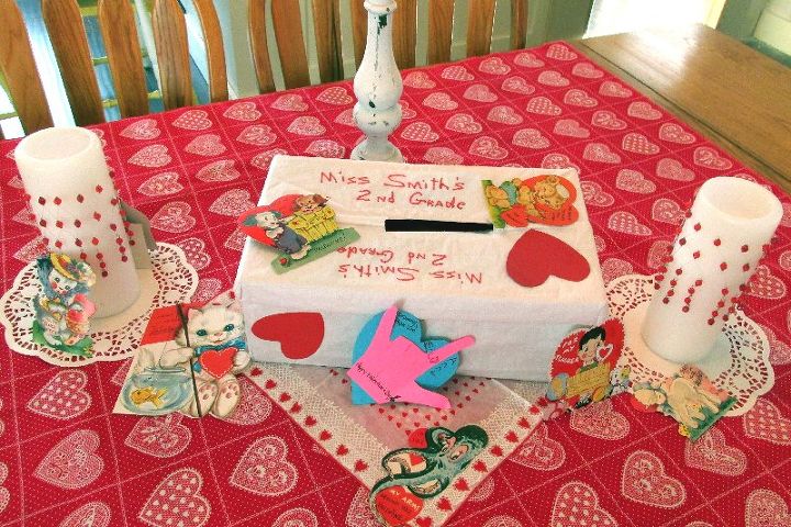country farmhouse valentines decor, crafts, seasonal holiday decor, valentines day ideas, Mrs Smith prepares her 2nd Graders for Valentines Day