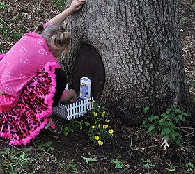 diy fairy door, crafts, Granddaughter Reagan finds the fairy house A very exciting time