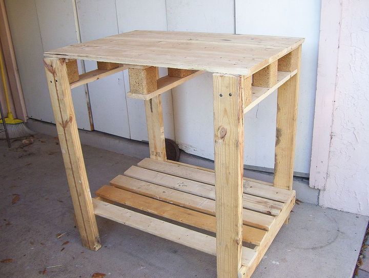 pallet potting table 2 ready for spring, diy, gardening, pallet, Pallet top and legs before back piece was added