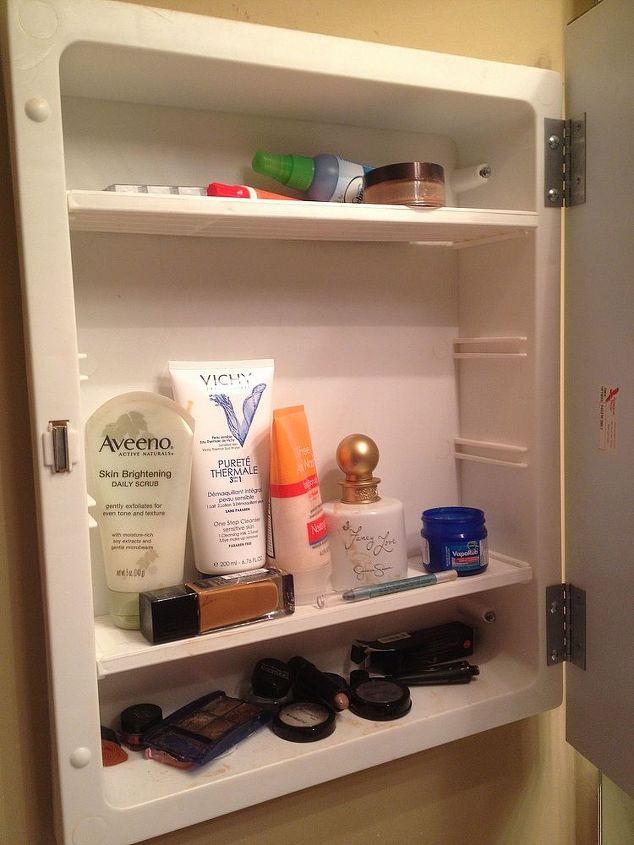 medicine cabinet organization how to tips and tricks, kitchen cabinets, organizing, Medicine Cabinet Before A hot mess