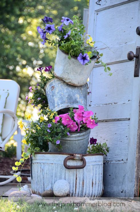 primitive tipsy pot planter, flowers, gardening, outdoor living, repurposing upcycling, Primitive Tipsy Pot planter by The Pink Hammer blog