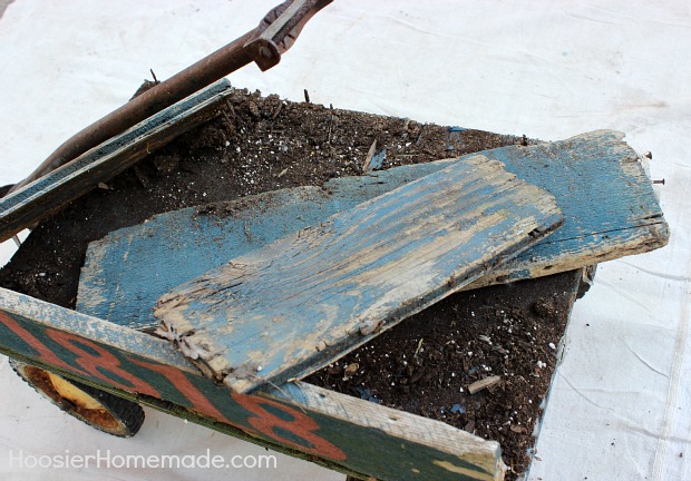 vintage wagon planter, gardening, repurposing upcycling, The before