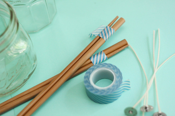 diy citronella candle, crafts, mason jars, Secure the wick Place the chopsticks horizontal on the open mouth of the mason jar with the wick held tightly in between the sticks Adjust the wick s length below the chopsticks until the metal bottom of the wick sits flat