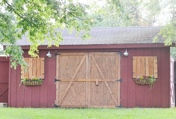 barn makeover with pallet wood, diy, pallet, woodworking projects