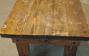  Alguma ideia divertida para esta mesa de madeira maciça?